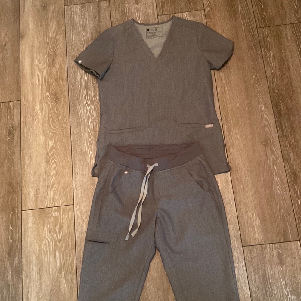 FIGS scrubs